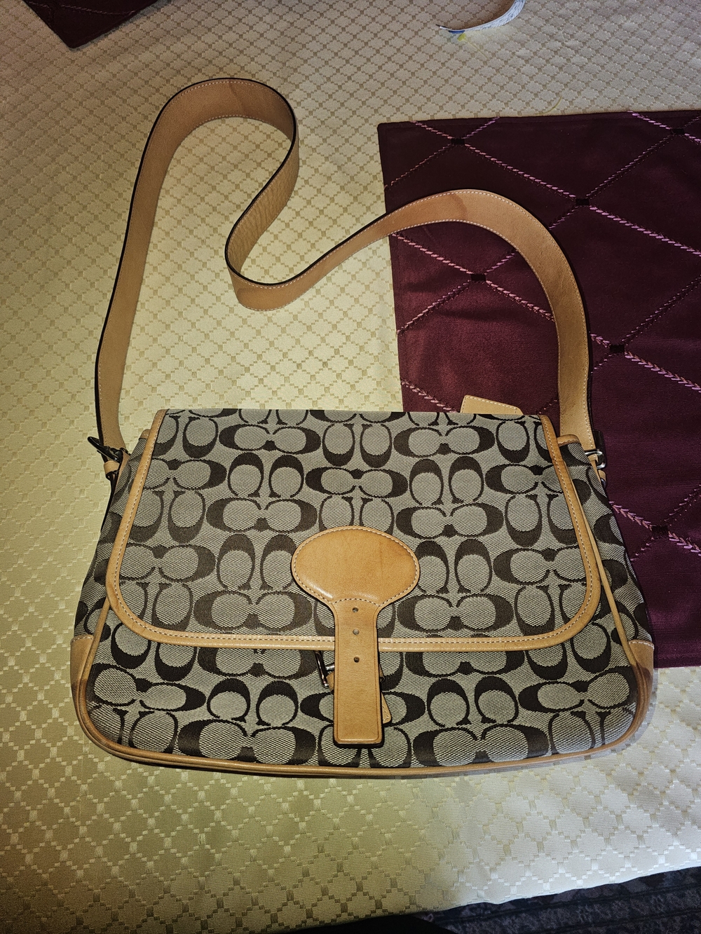Authentic 2001 Coach Hampton Crossbody Bag - 12"x9"x4" - Picture 3 of 11